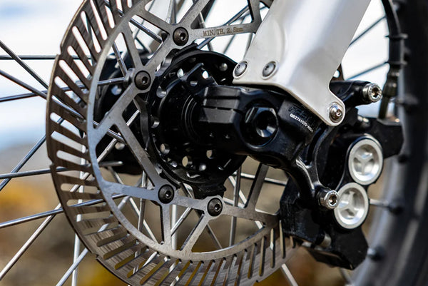 <p>Four Piston Hydraulic Disc Brake</p>